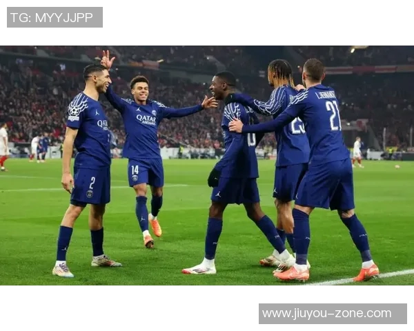 西甲激战:多特蒙德与巴黎圣日耳曼战成平局帽子戏法引爆全场激情 西甲激战:多特蒙德与巴黎圣日耳曼战成平局帽子戏法引爆全场激情