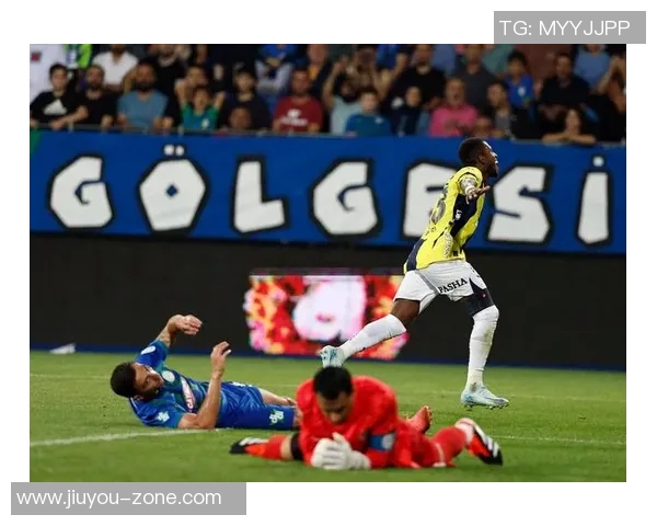 意甲激战巴萨凭帽子戏法力克曼联转会风云再起引发热议