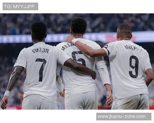 皇马友谊赛小胜热刺意外冷门引发全场热议与欢呼