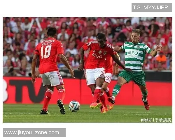 足总杯惊天逆转本菲卡5-1曼联全场沸腾补时进球引发转会热议