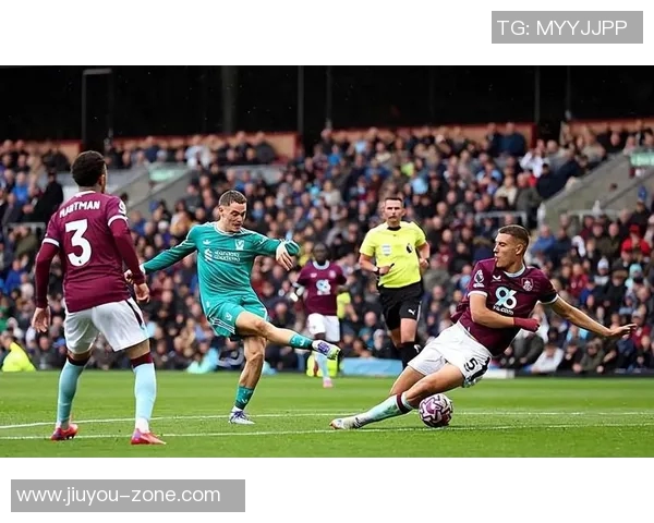 意甲激战本菲卡险胜里昂点球大战引发全场狂欢与转会热议