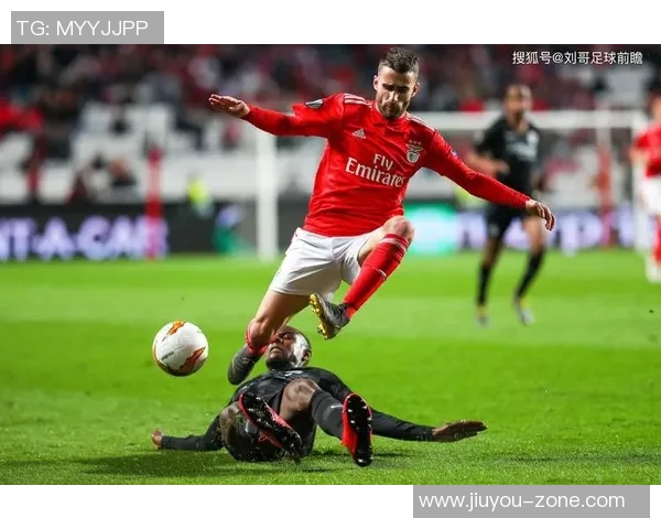 意甲激战:本菲卡大胜巴黎圣日耳曼红牌事件引发全场热议与数据分析 意甲激战:本菲卡大胜巴黎圣日耳曼红牌事件引发全场热议与数据分析