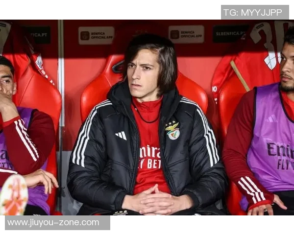 英超焦点战本菲卡小胜曼联争议判罚引发全场热议