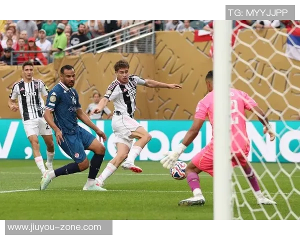 波尔图狂胜尤文图斯6-2友谊赛精彩瞬间引发全场欢呼 波尔图狂胜尤文图斯6-2友谊赛精彩瞬间引发全场欢呼